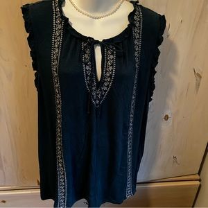 Women’s Plus Sleeveless Tunic in EUC